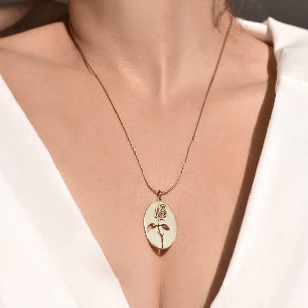 Rose Pendant Necklace, Minimalist Flower Jewelry, Romantic Gift for her, Elegant Rose Necklace